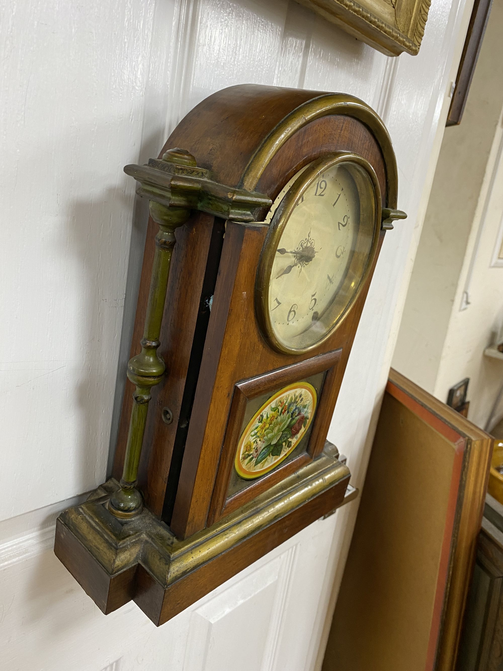 An eight day Seth Thomas mantel clock, height 41cm